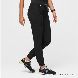 FIGS women's Zamora™ Jogger Scrub Pants - Petite Jogger Scrub Pants - XS